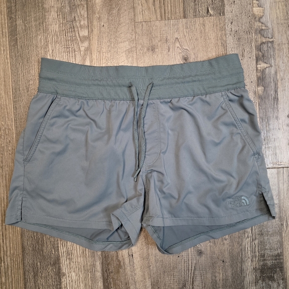 The North Face Pants - The North Face Aphrodite Motion Shorts Size M